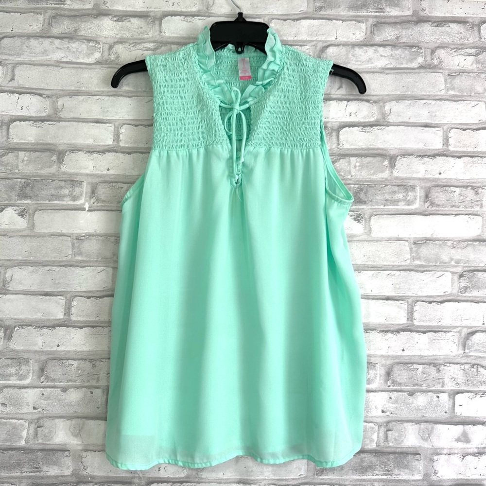 No Boundaries Women’s Mint Sleeveless Top - Size XL